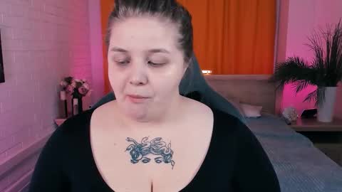 Snapshot of sladadeew chatting on 11.05.25 Slada Deew online show from 11.05.25