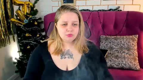 Snapshot of sladadeew chatting on 01.08.26 Slada Deew online show from 01.08.26