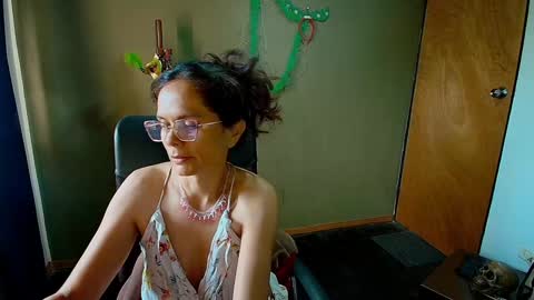 Snapshot of slavefuck chatting on 12.10.24 SlaveFuck online show from 12.10.24