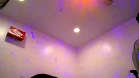 Sleazyycarlitx online show from 11.17.25