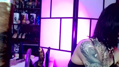 Snapshot of sleeperly chatting on 02.27.26 sleeperly online show from 02.27.26