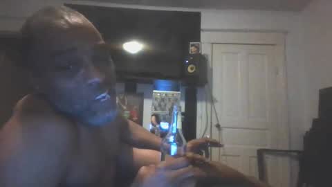 Snapshot of slim484035 chatting on 02.11.26 Slim8975 online show from 02.11.26