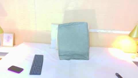 slim_chocobar18 online show from 01.10.26