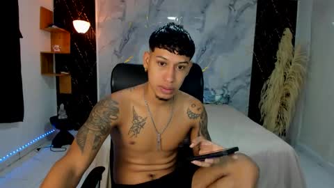Snapshot of slim_master12 chatting on 04.19.26 slim_master12 online show from 04.19.26