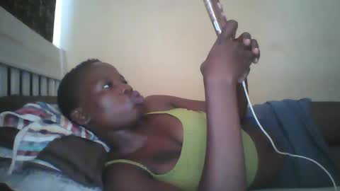 slim_petite_ebony online show from 12.17.24