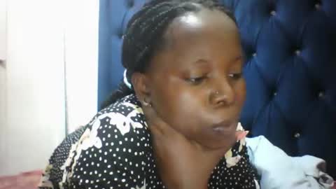 slim_petite_ebony online show from 01.13.26