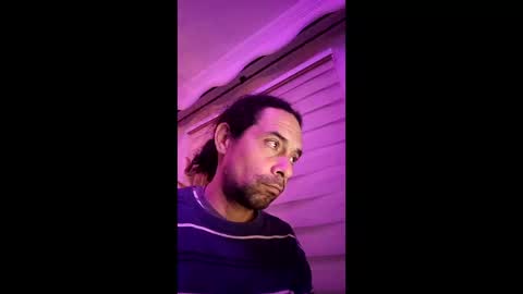 Snapshot of slimboyxxx chatting on 05.17.26 Slimboyxxx online show from 05.17.26