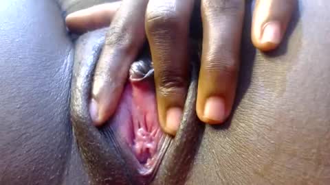 Snapshot of slimcatee chatting on 03.29.26 slimcatee online show from 03.29.26