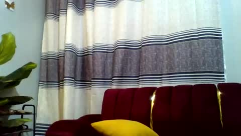 Snapshot of slimebonie chatting on 12.14.25 purity online show from 12.14.25