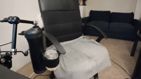 Snapshot of slimguerrilla chatting on 01.03.25 Slimguerrilla online show from 01.03.25