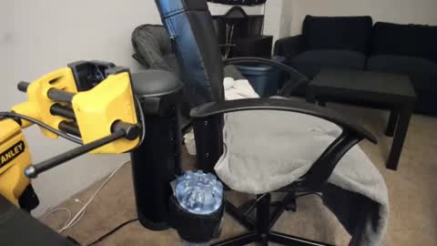 Snapshot of slimguerrilla chatting on 03.04.25 Slimguerrilla online show from 03.04.25