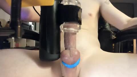 Snapshot of slimguerrilla chatting on 11.08.25 Slimguerrilla online show from 11.08.25