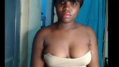Snapshot of slimthick_tinah chatting on 07.28.26 TINA online show from 07.28.26