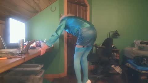 Snapshot of slutjennifertransxx chatting on 10.12.25 slutjennifertransxx online show from 10.12.25