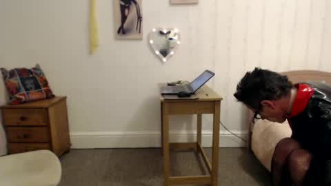 Slut Suzy online show from 01.08.25