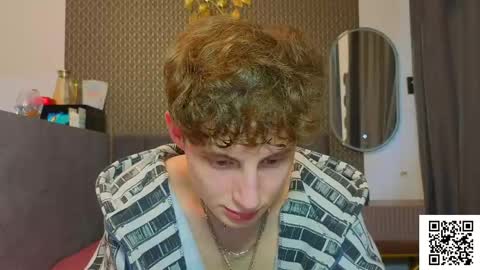 Snapshot of sluttsavage chatting on 05.14.26 sluttsavage online show from 05.14.26