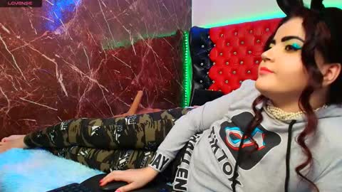 Snapshot of slutty_milf_bitch chatting on 02.20.26 Ana online show from 02.20.26