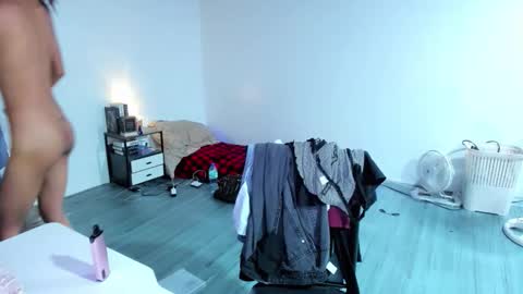 Snapshot of sluttykaye chatting on 11.14.25 Fansly SluttyKaye -DONT FORGET TO FOLLOW AND THUMBS UP online show from 11.14.25