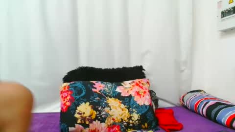 smallboobsxx online show from 10.13.25