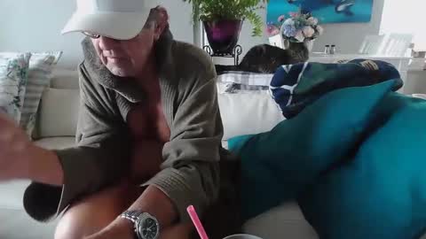 Snapshot of smallpenisbigtongue chatting on 01.11.25 Daddy online show from 01.11.25