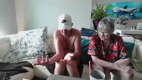 Snapshot of smallpenisbigtongue chatting on 02.09.25 Daddy online show from 02.09.25