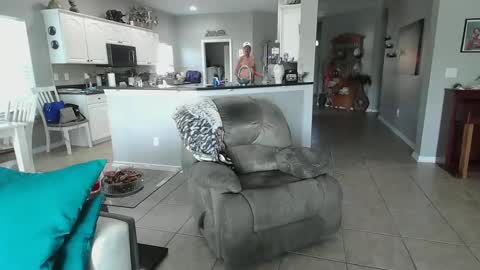 Snapshot of smallpenisbigtongue chatting on 02.11.25 Daddy online show from 02.11.25