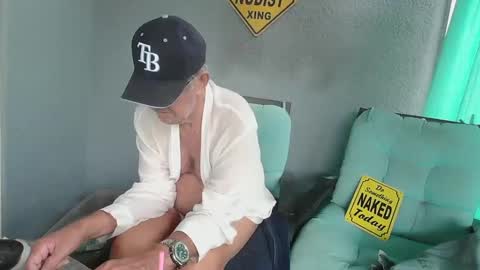 Snapshot of smallpenisbigtongue chatting on 09.30.25 Daddy online show from 09.30.25