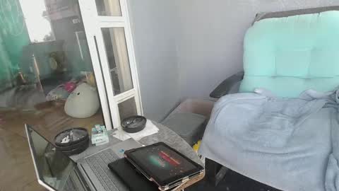 Snapshot of smallpenisbigtongue chatting on 10.04.25 Daddy online show from 10.04.25