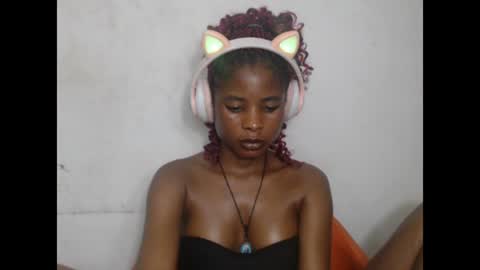 Snapshot of smallsluty chatting on 07.10.26 smallsluty online show from 07.10.26