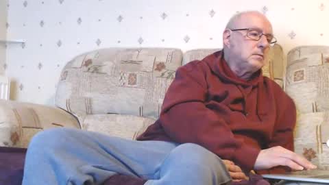 Snapshot of smallsteve562 chatting on 12.02.24 Steve online show from 12.02.24