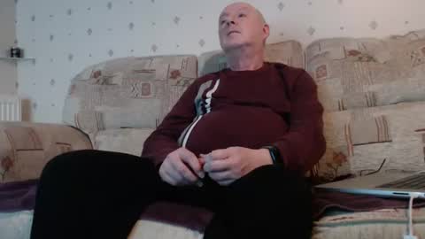 Snapshot of smallsteve562 chatting on 02.25.26 Steve online show from 02.25.26