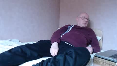 Snapshot of smallsteve562 chatting on 02.26.26 Steve online show from 02.26.26