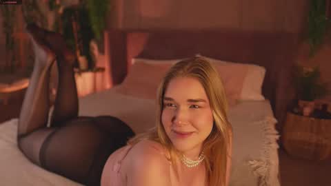 Mia online show from 11.27.25