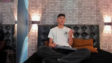 Snapshot of smith_luxe chatting on 04.16.26 Smith online show from 04.16.26