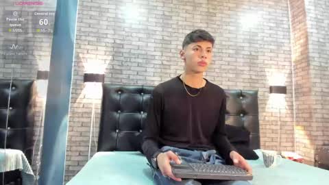 Snapshot of smith_luxe chatting on 05.12.26 Smith online show from 05.12.26