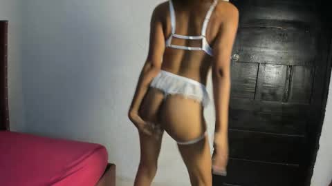 JONH SMITH AND ALIX SMITH online show from 10.06.25