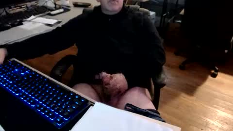 Snapshot of smly chatting on 12.05.25 smly online show from 12.05.25