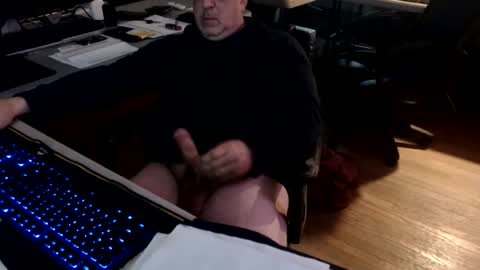 Snapshot of smly chatting on 02.20.26 smly online show from 02.20.26