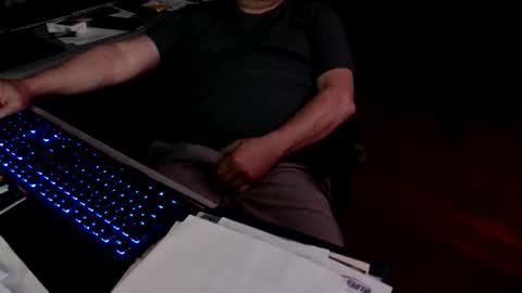 Snapshot of smly chatting on 02.21.26 smly online show from 02.21.26