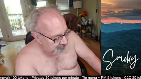 Snapshot of smokymountanman chatting on 05.16.26 smokymountanman online show from 05.16.26