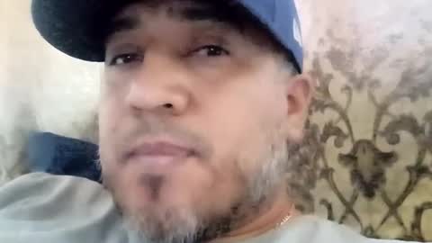 Snapshot of smoothstrik3r chatting on 06.18.26 smoothstrik3r online show from 06.18.26