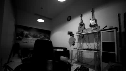 sneaky1985 online show from 12.21.25