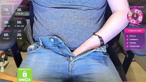 Snapshot of sneakybill82 chatting on 02.23.25 Sneakybill online show from 02.23.25