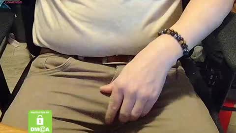 Snapshot of sneakybill82 chatting on 03.12.25 Sneakybill online show from 03.12.25