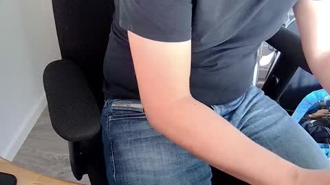 Snapshot of sneakybill82 chatting on 09.17.25 Sneakybill online show from 09.17.25