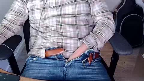 Snapshot of sneakybill82 chatting on 10.28.25 Sneakybill online show from 10.28.25