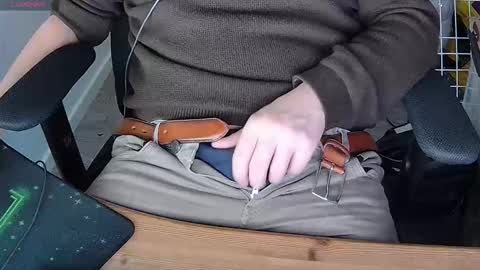 Snapshot of sneakybill82 chatting on 12.14.25 Sneakybill online show from 12.14.25