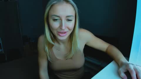 Sneja online show from 02.24.25