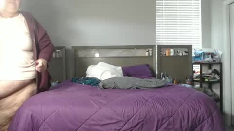 Snoqueen online show from 03.08.25