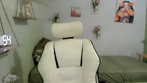 snow_2000 online show from 10.16.25